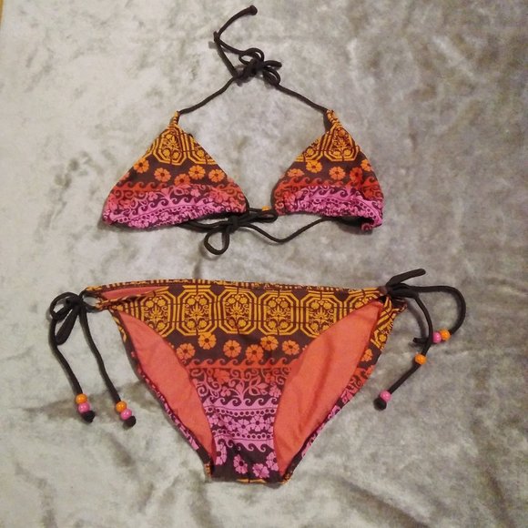 Bikini - Picture 1 of 1